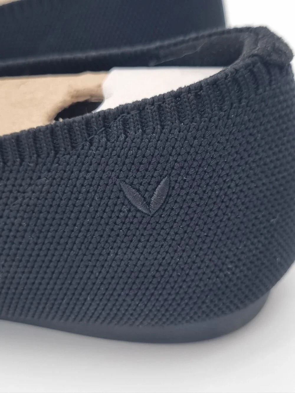 VIVAIA Pointed-Toe Ballet Flats – Aria 5° (Size 8)